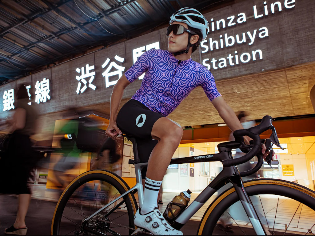 サイクリングウェア界で漢字が流行中 – beautiful cyclists